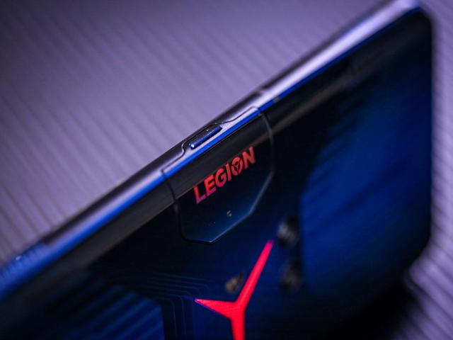 聯(lián)想拯救者電競手機(jī)Pro深度評測 硬核性能強(qiáng)者來襲