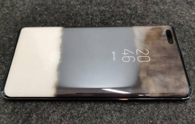 華為P50原型機真機曝光？高顏值后置相機