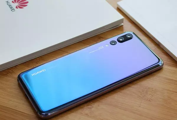 充電IC芯片極度缺貨 華為手機即將不附贈充電器