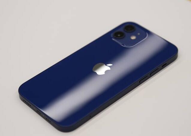 iPhone12的藍色版本很熱門 這樣的配色你喜歡嗎