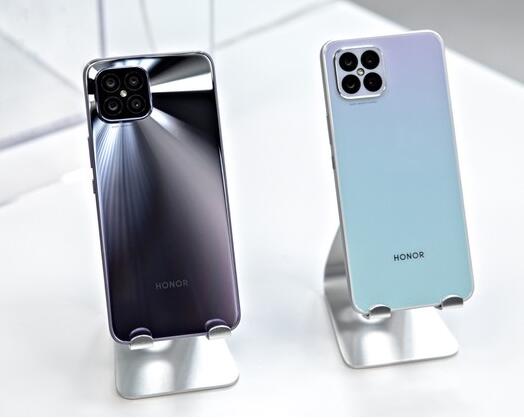 榮耀系列年度力作：榮耀Play5發布，采用創新單電芯雙回路方案