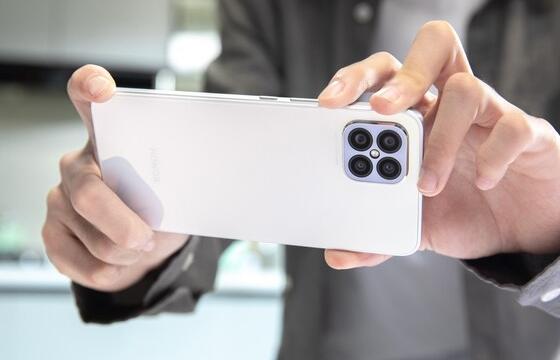 榮耀系列年度力作：榮耀Play5發布，采用創新單電芯雙回路方案