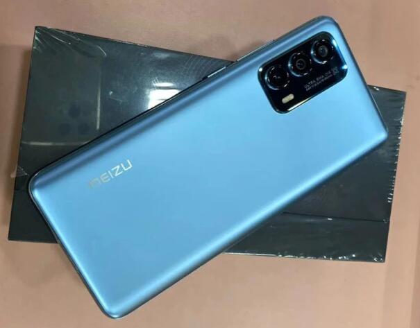 魅族18小屏滿血旗艦8+128G版直降400元，還提供限時(shí)24期的分期免息