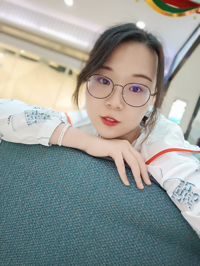 一鍵拍出好看的自己 Reno6系列AI煥采美妝/光斑人像體驗(yàn)