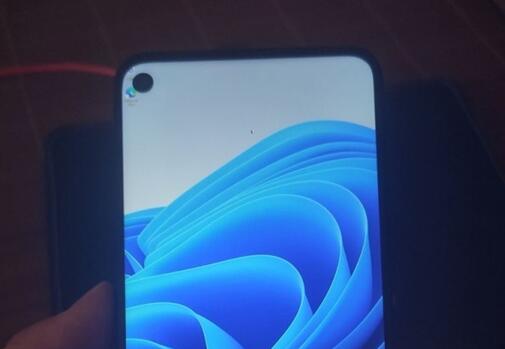 大神出手:小米8上移植運(yùn)行Windows 11