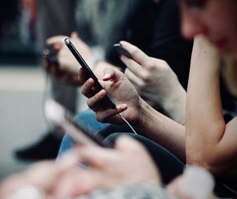 買手機有沒有必要上2K?來看看愛押手機典當怎么說!